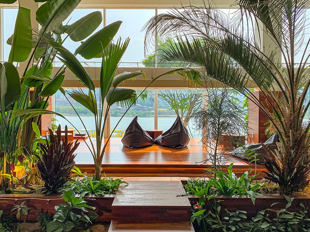 1F · 식물원 힐링존