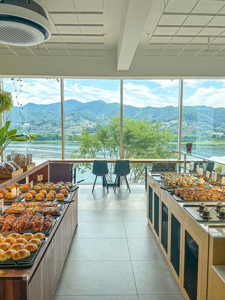 2F · 메인 카페 리버뷰