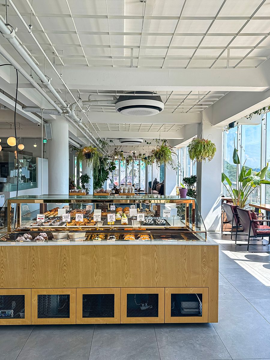 2F · 메인 카페 리버뷰